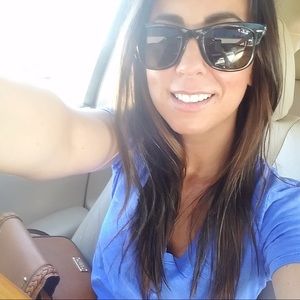 Meet your Posher, Dana